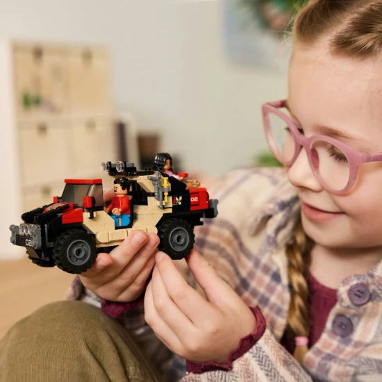 LEGO Jurassic World 76972 Unik pred raptormi v terenno aute s velociraptorom a minifigurkami