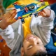 LEGO City Misia detektíva pobrežnej stráže Vystavajte si svoje LEGO dobrodružstvá spôsobom, ako nikdy predtým! Stiahnite si bezplatnú appku a riaďte sa digitálnym príbehom.