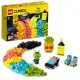 LEGO Classic Neónová kreatívna zábava predstavuje tvorivé hry s neónovými farbami.