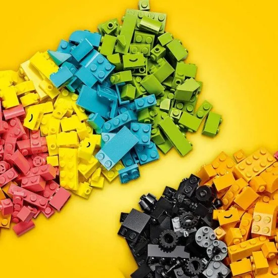 LEGO Classic Neónová kreatívna zábava predstavuje tvorivé hry s neónovými farbami.