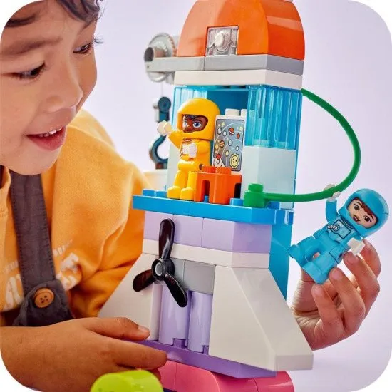 LEGO DUPLO Vesmírne dobrodružstvo s raketoplánom 3 v 1
