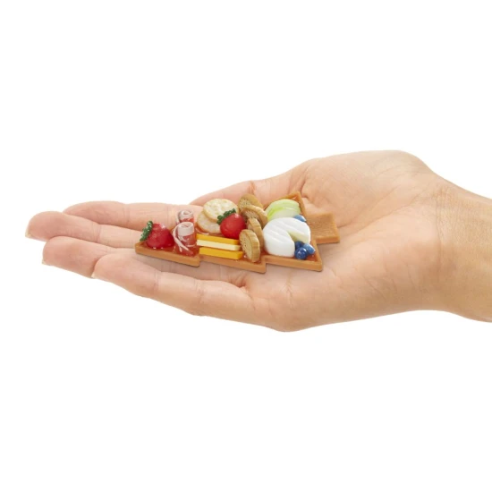 MGA’s Miniverse Mini Food – Vianočné mini jedlá a nápoje s realistickými detailmi