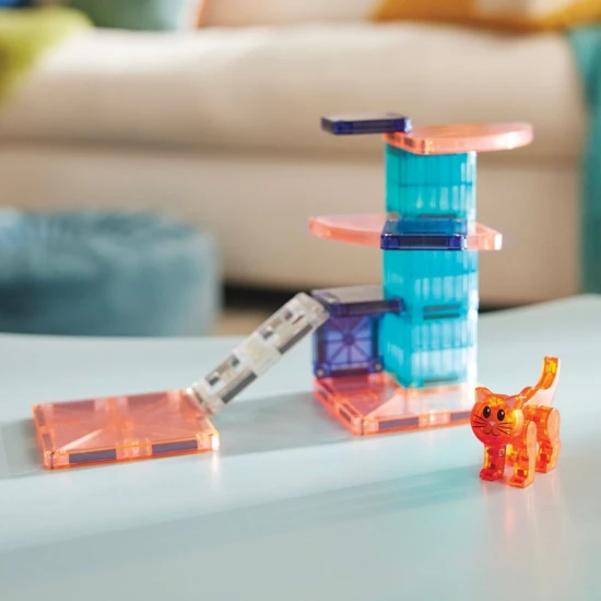 Magnetická stavebnica MAGNA-TILES Cat Tree – mačací strom s figúrkou, microMAGS dielikmi a dekoráciami