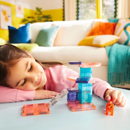 Magnetická stavebnica MAGNA-TILES Cat Tree – mačací strom s figúrkou, microMAGS dielikmi a dekoráciami