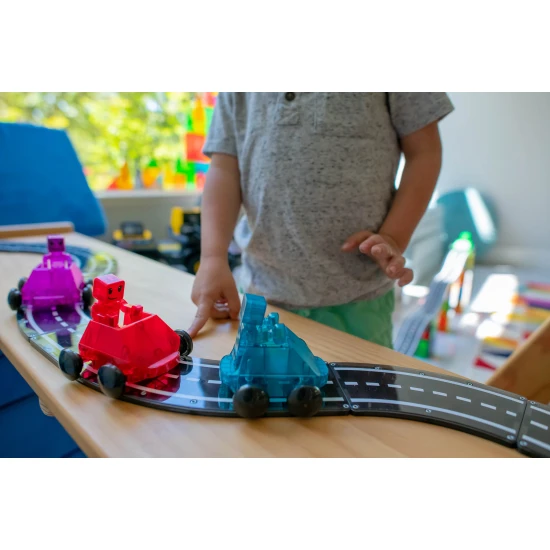 Pripravte sa na preteky s magnetickou stavebnicou Dashers.