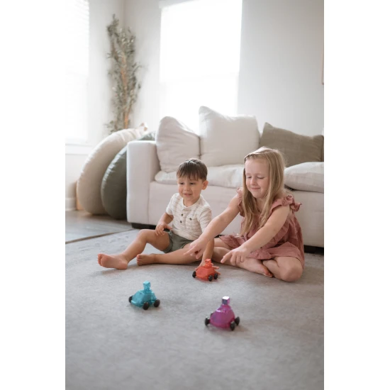 Pripravte sa na preteky s magnetickou stavebnicou Dashers.