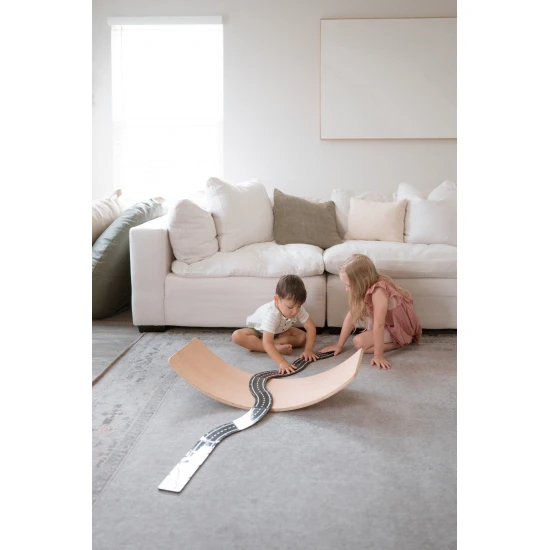 S magnetickou stavebnicou si vytvoríte rôzne typy ciest.