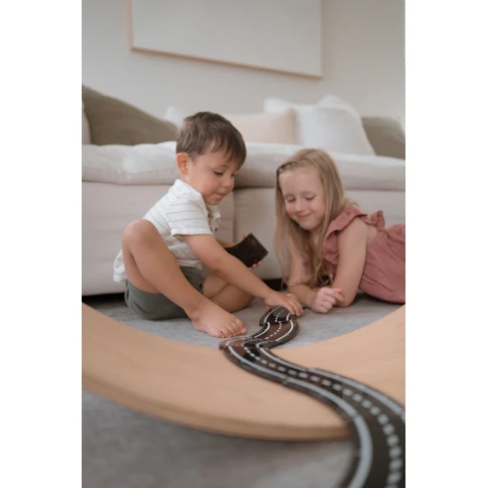 S magnetickou stavebnicou si vytvoríte rôzne typy ciest.