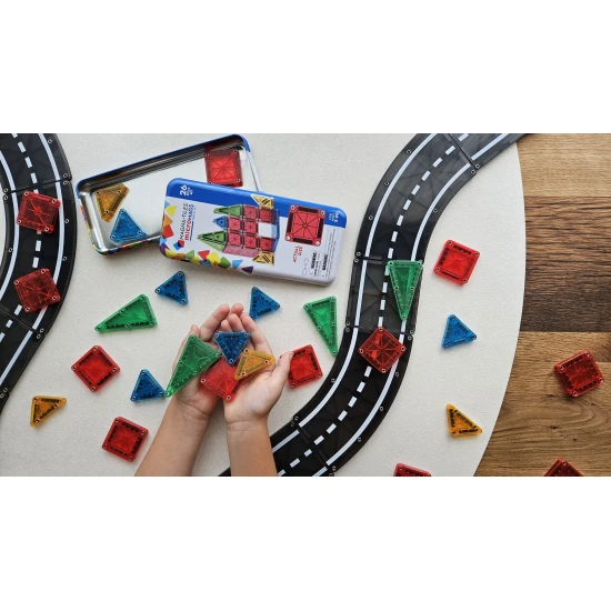 Magnetická stavebnica MAGNA-TILES vhodná na cestovanie.
