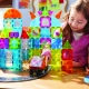 Magnetická stavebnica MAGNA-TILES City Center – 110 dielov s cestami, schodmi, autami a mestskými prvkami