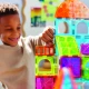 Magnetická stavebnica MAGNA-TILES City Center – 110 dielov s cestami, schodmi, autami a mestskými prvkami