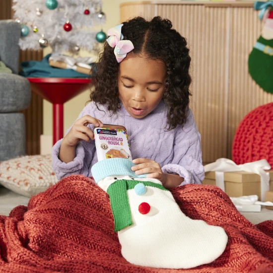 MAGNA-TILES microMAGS Gingerbread House Travel Set – magnetická stavebnica 24 dielov pre deti od 3 rokov