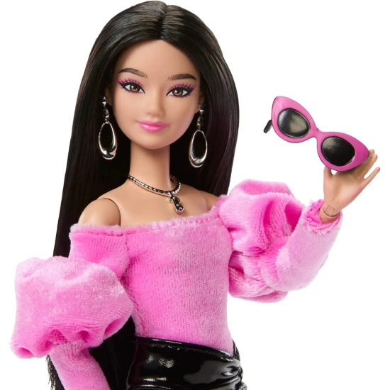 Barbie Deluxe Style modelka v tope s odhalenými ramenami a sukňou Mattel Barbie Deluxe Style modelka v tope s odhalenými ramenami a sukňou 25JJN76