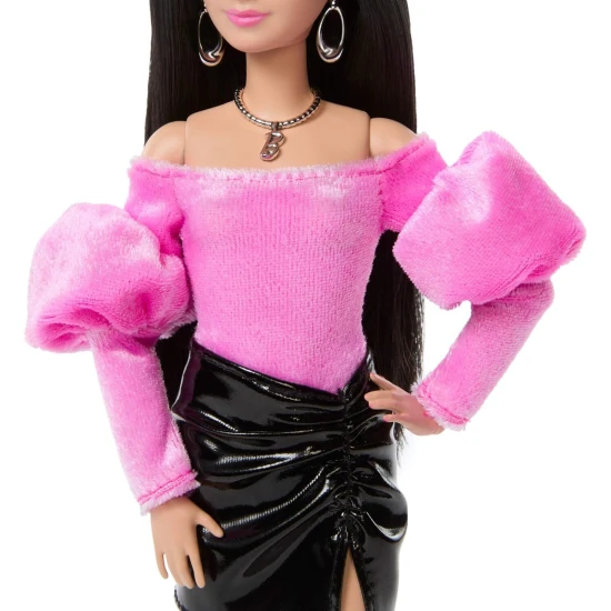 Barbie Deluxe Style modelka v tope s odhalenými ramenami a sukňou Mattel Barbie Deluxe Style modelka v tope s odhalenými ramenami a sukňou 25JJN76