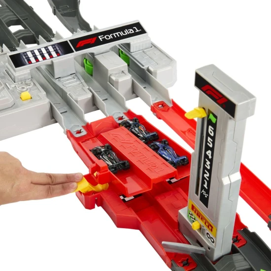 Hot Wheels Racing Formule 1 Dráha Grand Prix s tromi kovovými modelmi áut