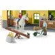 Farebná konská stajňa schleich s roztomilými zvieratkami a farmárskymi doplnkami, ideálna pre deti.
