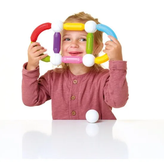 Kombinujte a objavujte s magnetickou stavebnicou Start Plus.