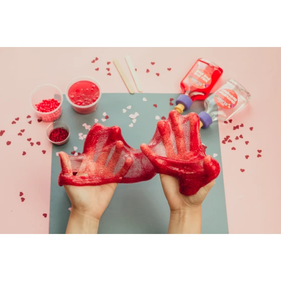 DIY Slime Sada na výrobu slizu Jahoda pre deti. Vyrobte si svoj vlastný sliz.