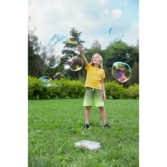 Sada na výrobu mydlových bublín. Obsahuje obruč a tekutinu.