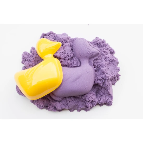 Dynamický piesok Sada v kýbliku Pláž obsahuje 5 farieb piesku.