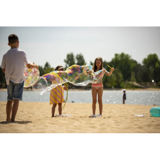 Sada na výrobu mydlových bublín. Obsahuje paličky so šnúrkou a tekutinu.