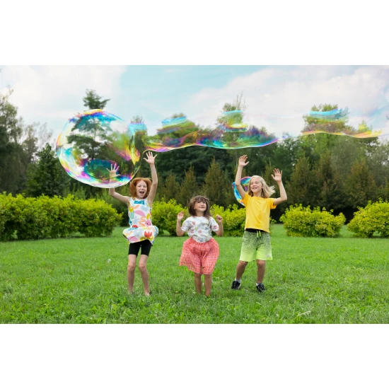 Kúzelná tekutina na veľké aj malé mydlové bubliny.