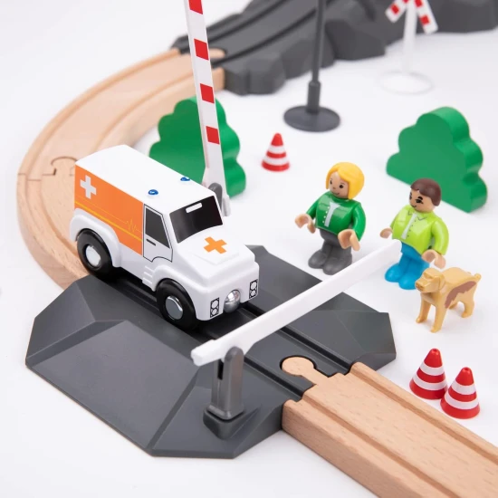 Detská drevená vláčiková dráha XXL s hasičským motívom a osobným vlakom