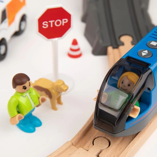 Detská drevená vláčiková dráha XXL s hasičským motívom a osobným vlakom