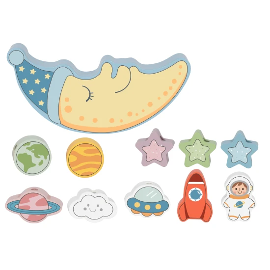 Drevená hojdačka s vesmírnymi kockami a navliekanie v jednom.