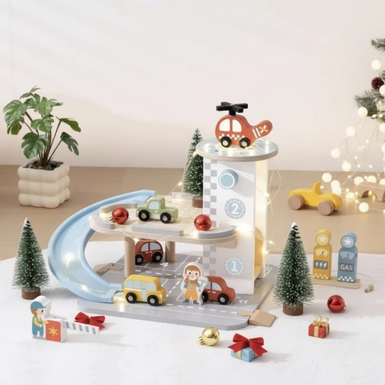 Drevená garáž s autíčkami Tooky Toy – viacúrovňová drevená garáž s rampou, vrtuľníkom a doplnkami