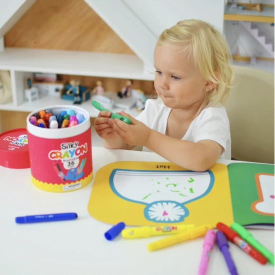 Farebné jemné umývateľné voskovky pre deti v praktickom boxe – 36 kusov