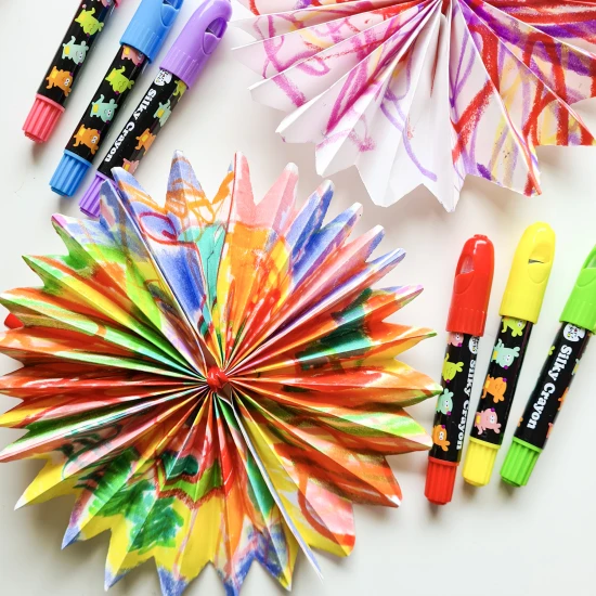 Farebné jemné umývateľné voskovky pre deti v praktickom boxe – 36 kusov