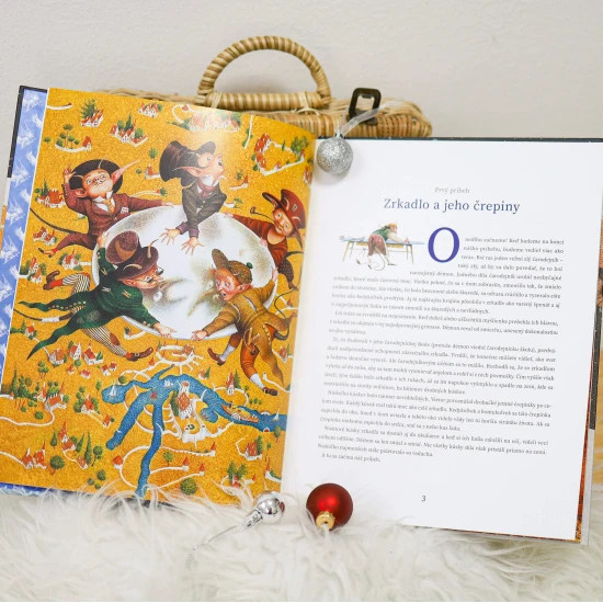 Klasická rozprávka od dánskeho spisovateľa Hansa Christiana Andersena o odhodlanom dievčatku, ktoré sa vydá zachrániť kamaráta na severný pól.