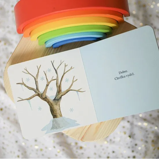 Interaktívna obrázková knižka o striedaní ročných období.