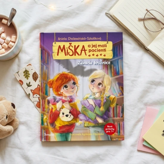 Ilustrovaná detektívna príhoda s veterinárkou Miškou a jej psíkom Popíkom v knižnici.