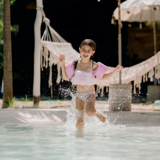 Plávacia vesta s rukávnikmi Swim Essentials Pink Flower 2–6 rokov