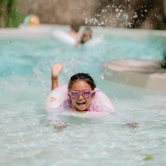 Nafukovacie koleso Cozy Hearts 55 cm