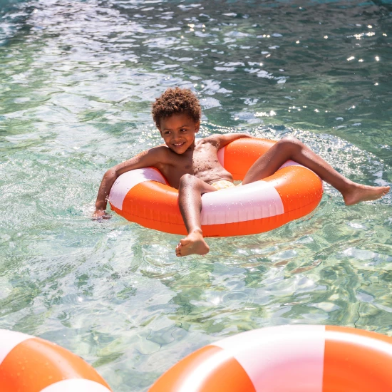 Nafukovacie koleso Swim Essentials Malý záchranár – veľké pásikavé koleso 90 cm pre deti aj dospelých