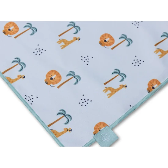 Detský plážový uterák z mikrovlákna Jungle 135 x 65 cm od Swim Essentials