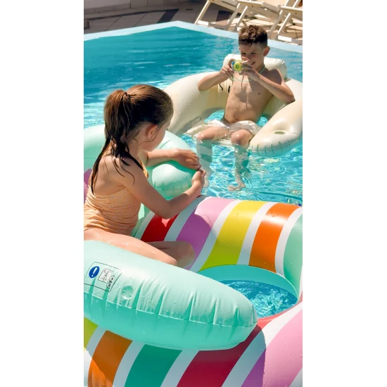 Veľké nafukovacie koleso pre 2 osoby Color Rush 190 cm v pestrofarebnom dizajne od Swim Essentials – ideálne na zábavu pri vode