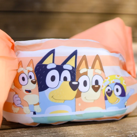 Štýlová a bezpečná plávacia vesta s rukávnikmi pre deti Swim Essentials Bluey