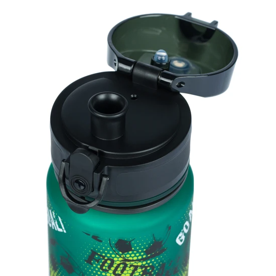 Tritanová fľaša na pitie Futbal 500 ml s praktickým uzáverom a veselým motívom.