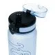 Tritanová fľaša Dast Blue 800 ml s uzamykateľným viečkom a sitkom na ovocné nápoje – ideálna na školu a výlety.