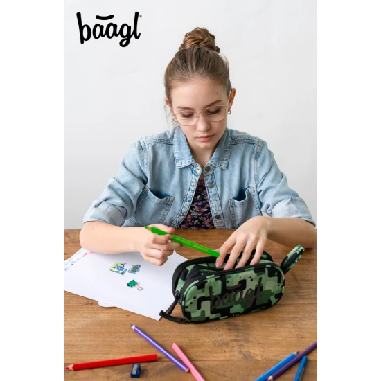 Peračník etui Green s moderným dizajnom a praktickými funkciami, ideálny na usporiadanie školských potrieb.