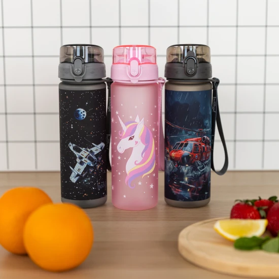 Tritanová fľaša na pitie Unicorn 500 ml s praktickým uzáverom a veselým motívom.