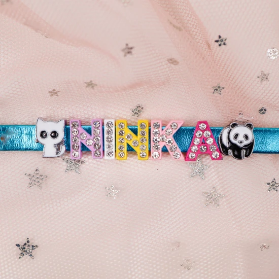 Prívesok písmeno N na detský náramok s menom Nojomojo