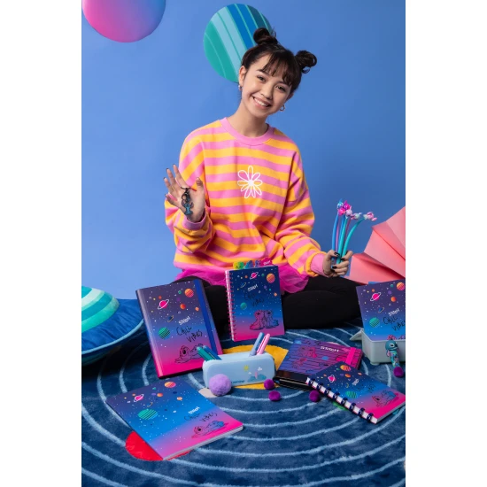 Zápisník A5 Stitch Black so špirálou, záložkami a štvorčekovými stranami