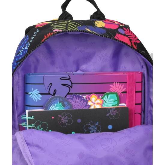 Detský batoh Toby Stitch Black s polohovateľnými ramennými popruhmi a bezpečnostnou píšťalkou.