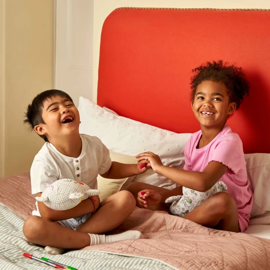 Kreatívny Macko Artie Colour-in na vyfarbenie s umývateľnými fixkami