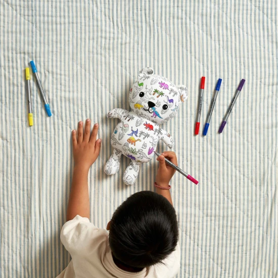 Kreatívny Macko Artie Dino na vyfarbenie s umývateľnými fixkami